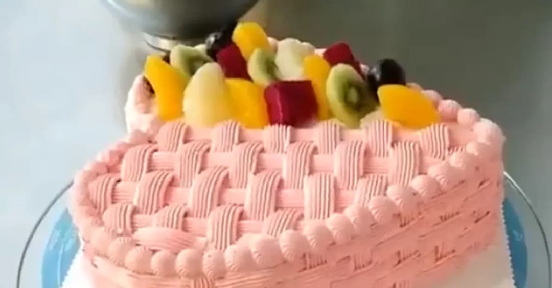 Jak łatwo wyciąć tort w kształcie serca bez specjalnej formy