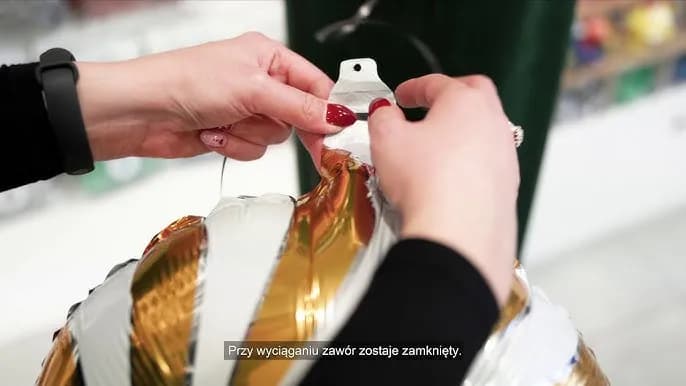 Jak wypuścić powietrze z balonu foliowego bez jego uszkodzenia