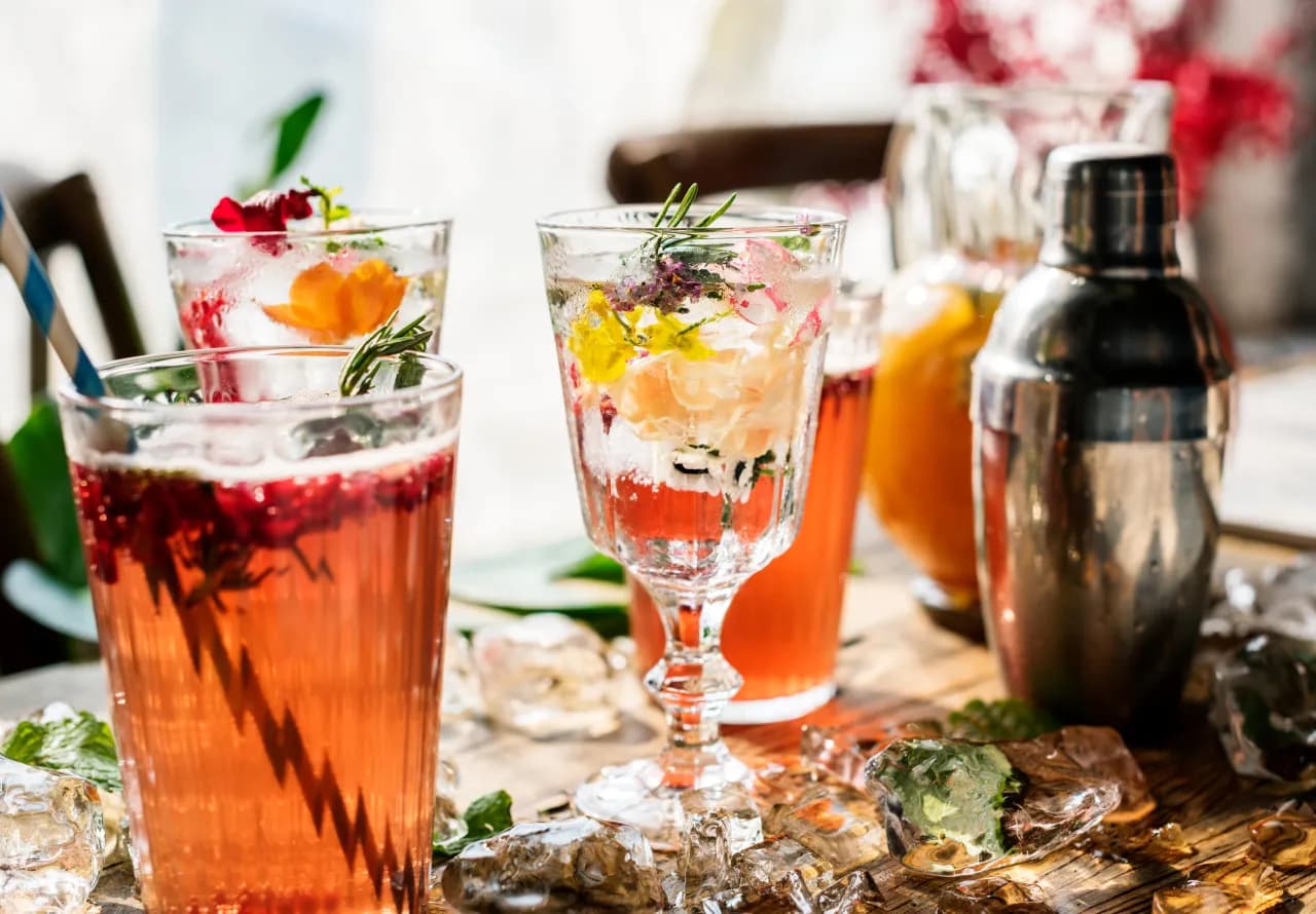 Pyszne drinki bez cukru, które pomogą Ci schudnąć i orzeźwić się