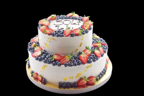 Ile kg tortu na 50 osób? Sprawdź, jak uniknąć błędów w obliczeniach!