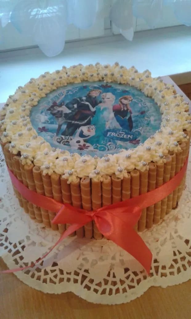 Jak udekorować tort z opłatkiem: proste techniki i inspiracje