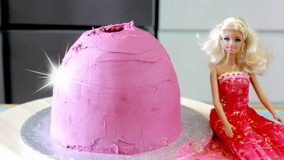 Jak zrobić tort lalka - krok po kroku, unikaj najczęstszych błędów