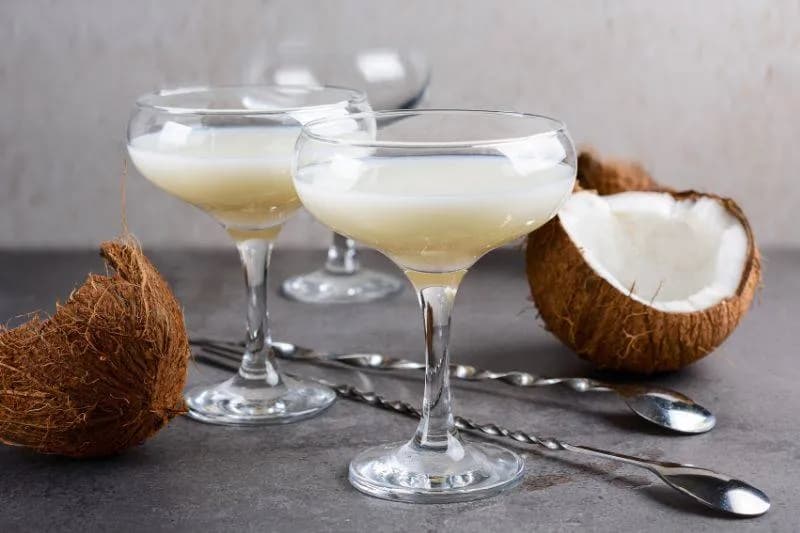 Najlepsze drinki kokosowe, które zachwycą Twoje podniebienie