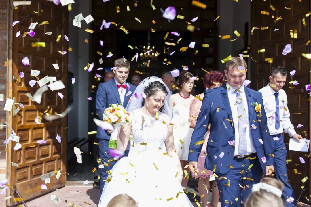 Ile konfetti na wesele? Odpowiednia ilość dla idealnej uroczystości