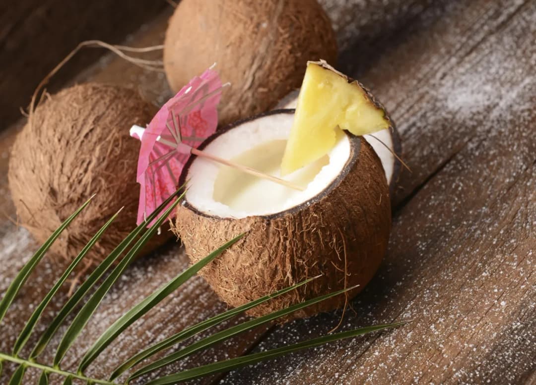 Jak przygotować orzeźwiający drink Malibu z mlekiem na lato