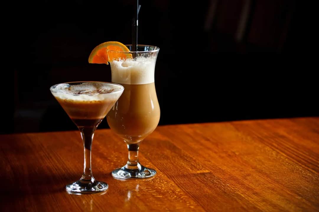 Najlepsze drinki kawowe, które musisz spróbować w swoim domu